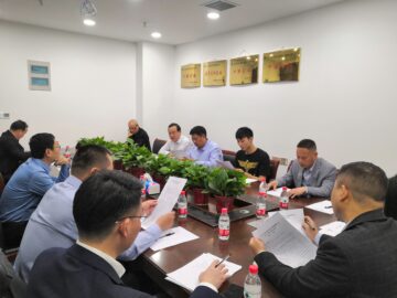 河南省建筑業(yè)協(xié)會(huì)建筑修繕分會(huì)次理事會(huì)在朝欽節(jié)能鄭州營銷中心舉行